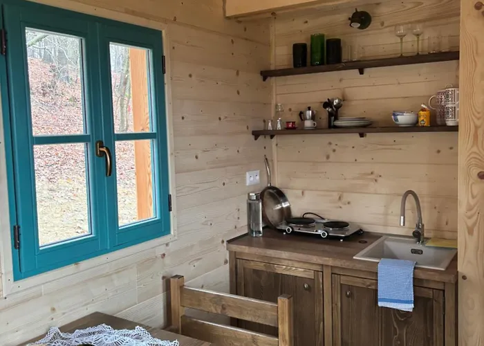 Apartment Sad U Harustakov Lubina